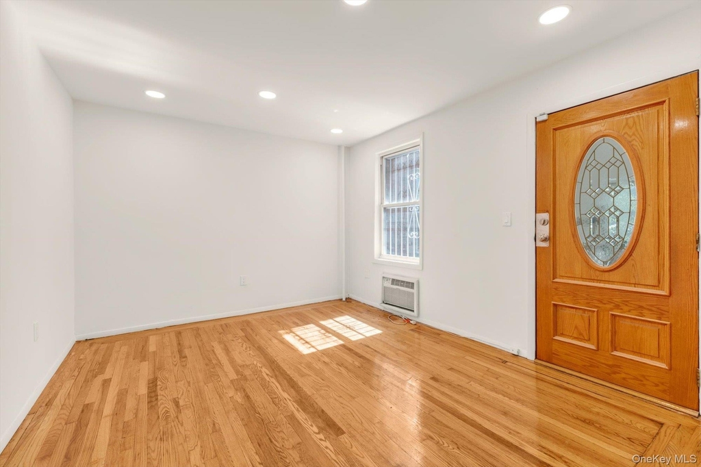 4401 Skillman Avenue - Photo 6