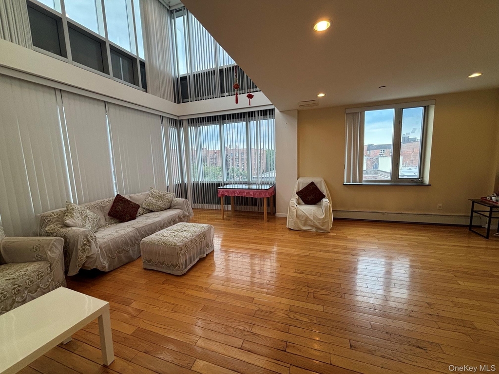 38-30 Parsons Blvd - Photo 3