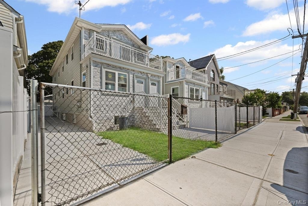 20108 118th Avenue - Photo 1