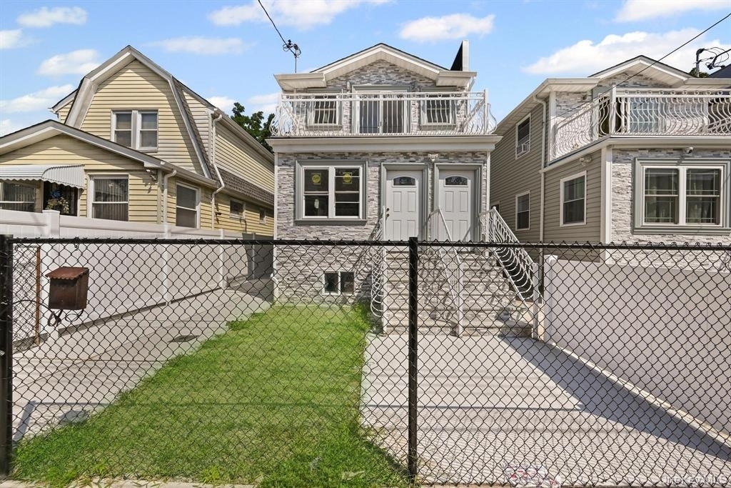 20108 118th Avenue - Photo 0