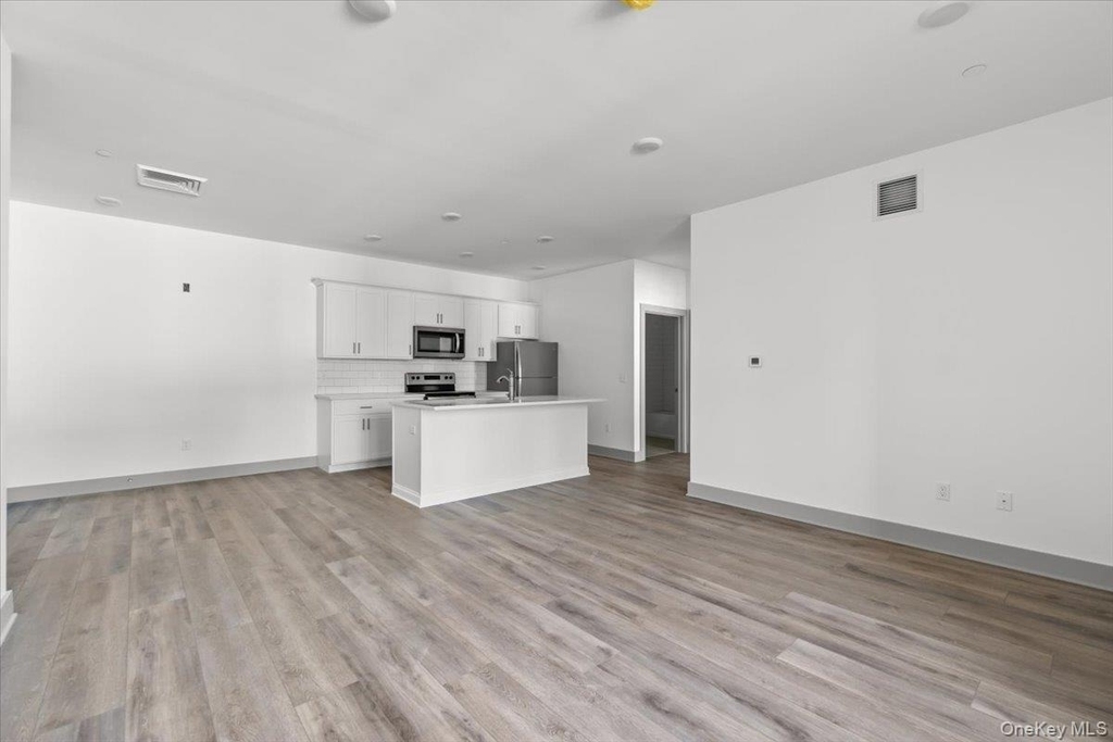 75 Forester Avenue - Photo 2