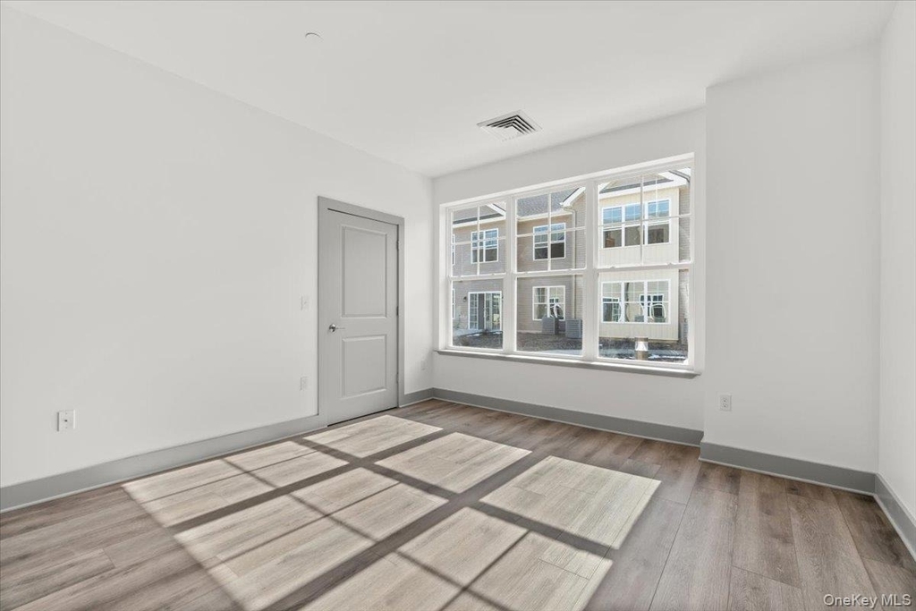 75 Forester Avenue - Photo 8