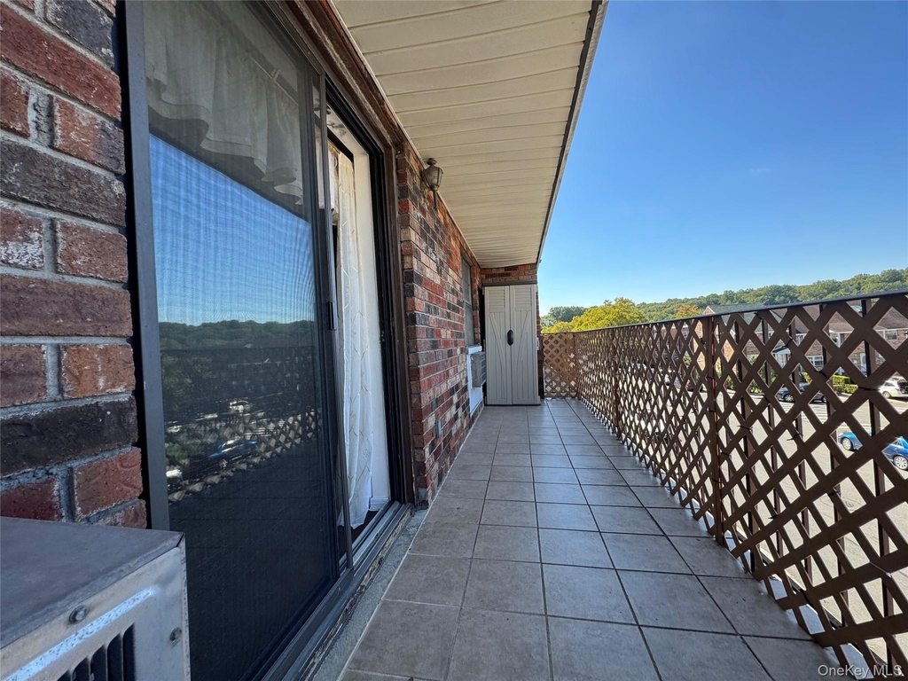 65-17 242nd Street - Photo 8