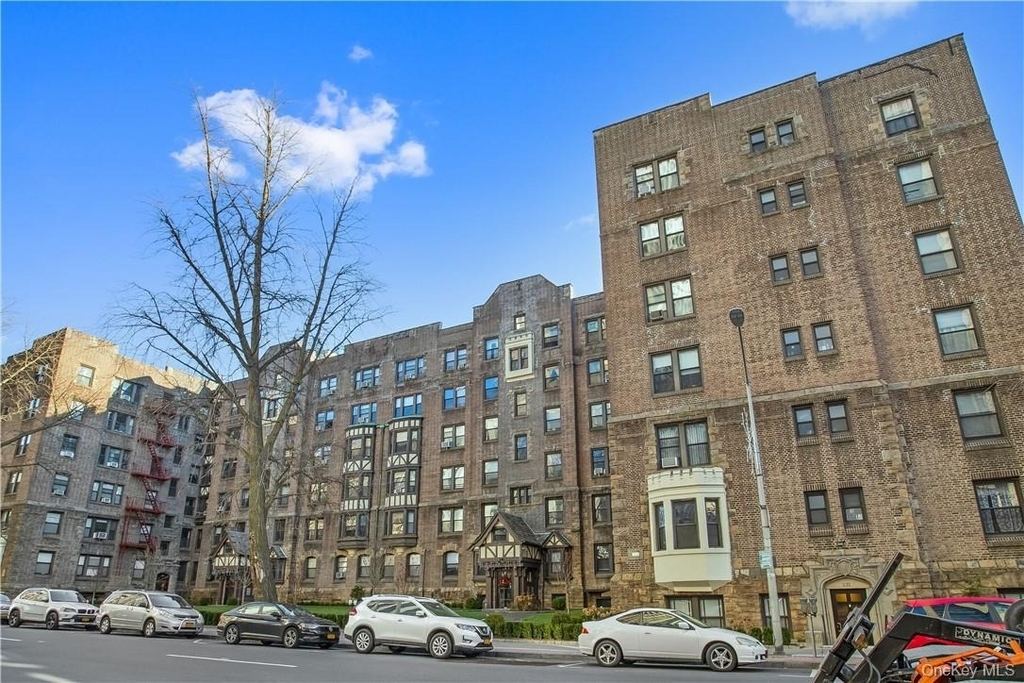 250 Martine Avenue - Photo 18