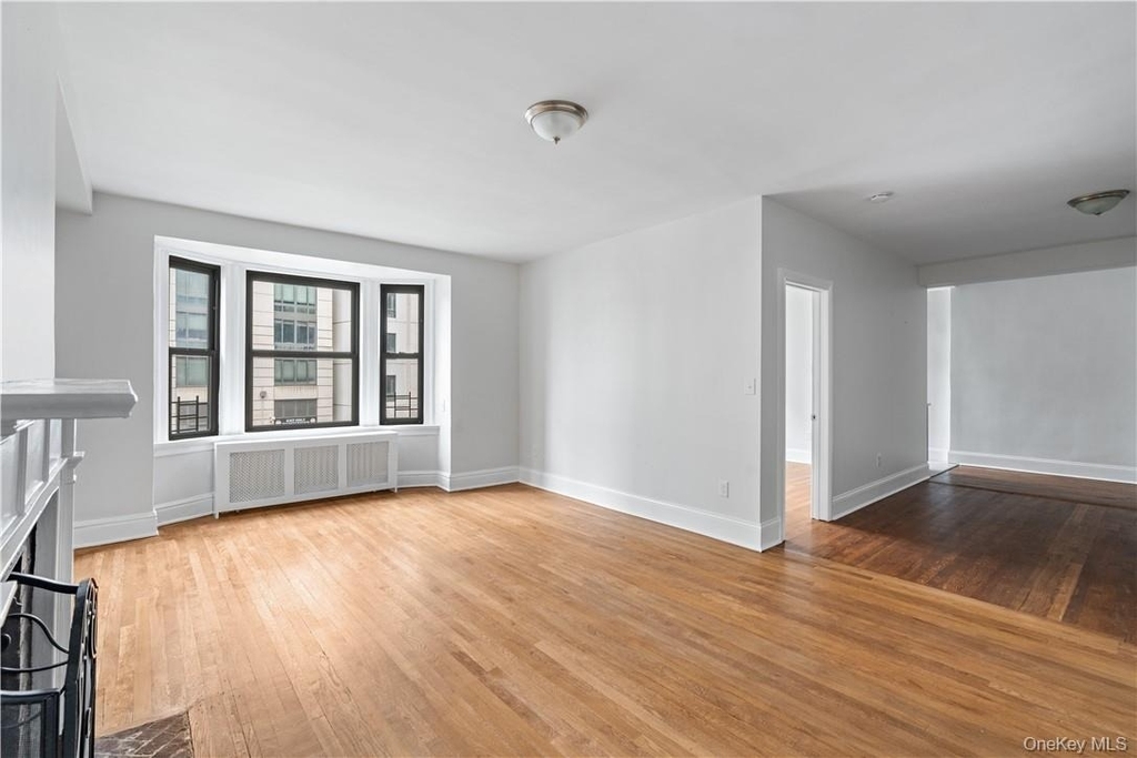 250 Martine Avenue - Photo 4