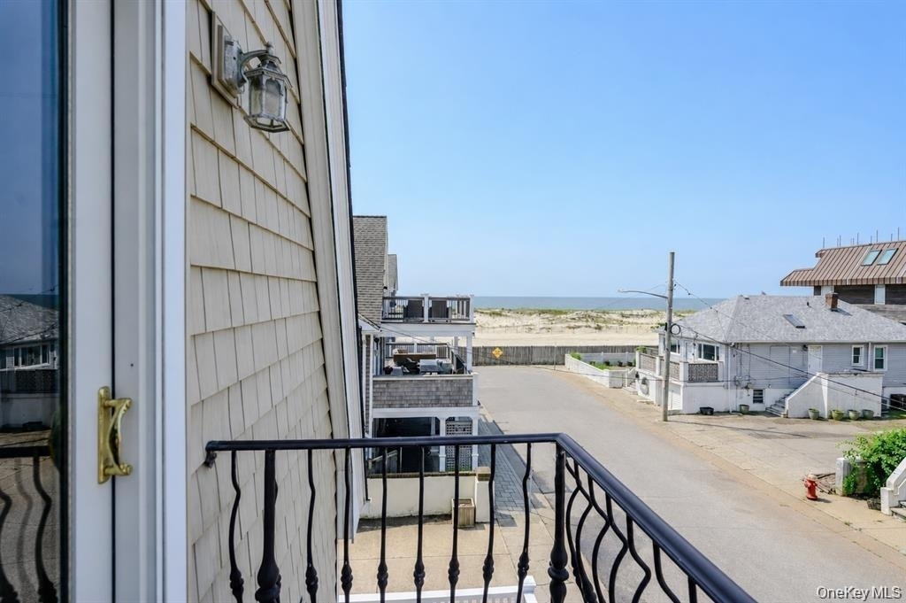 30 Buffalo Avenue - Photo 22