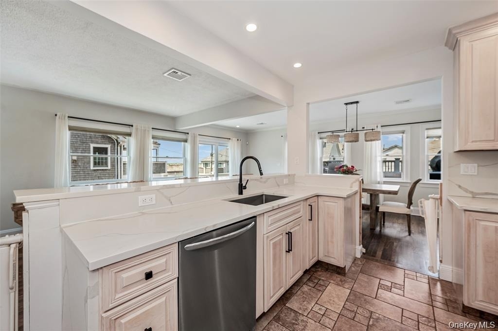 30 Buffalo Avenue - Photo 5