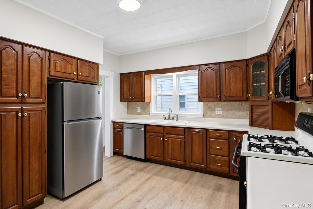 54 Ogden Street - Photo 4