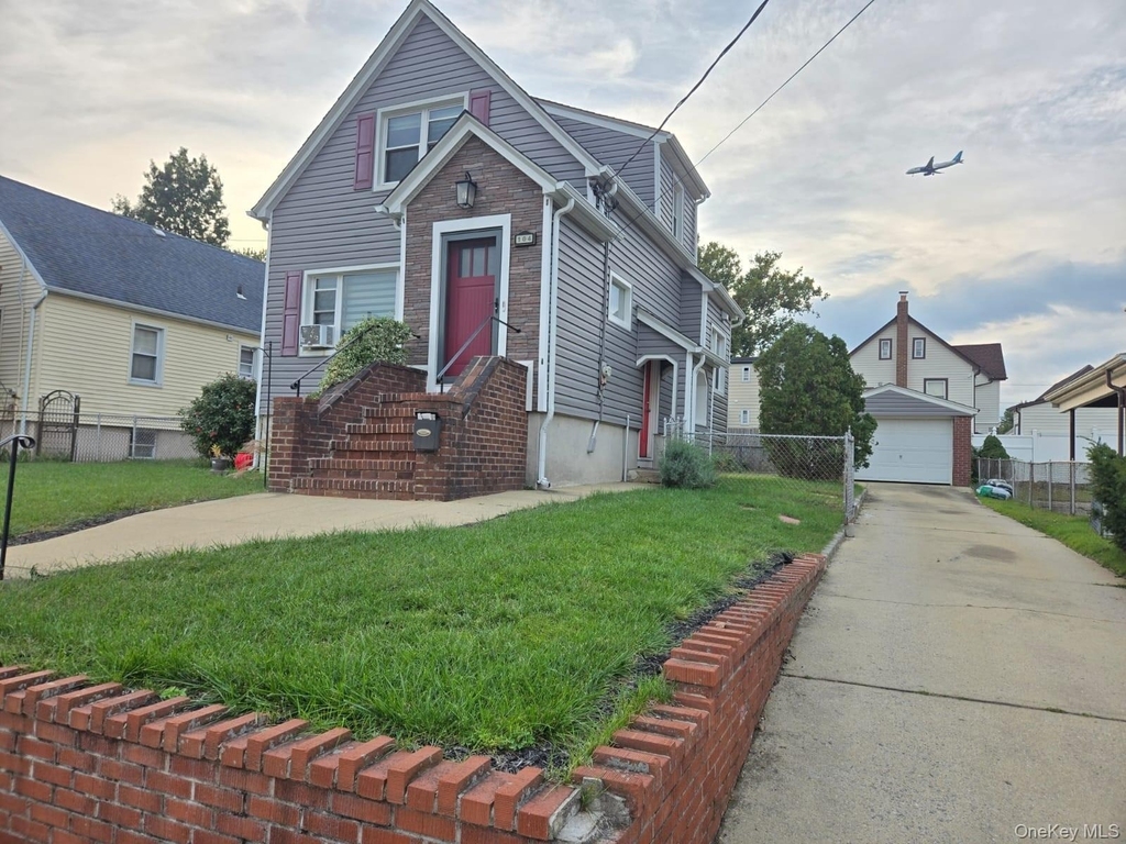 104 Ormonde Boulevard - Photo 0
