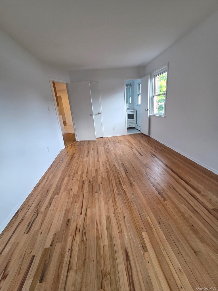 18-28 Bell Boulevard - Photo 6