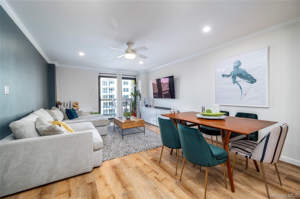 360 Shore Road - Photo 0
