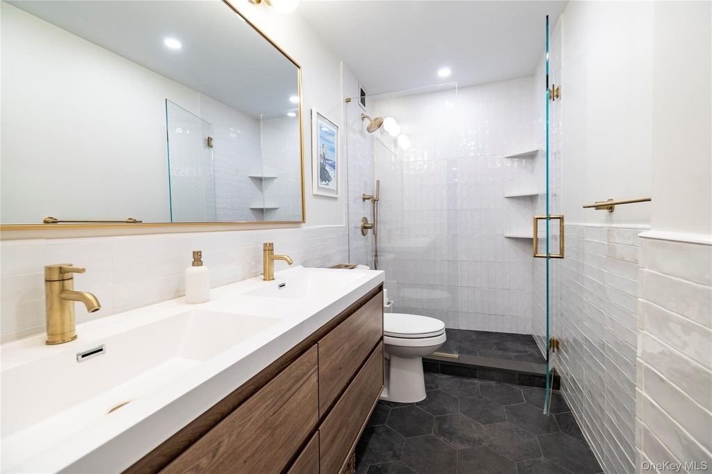 360 Shore Road - Photo 10