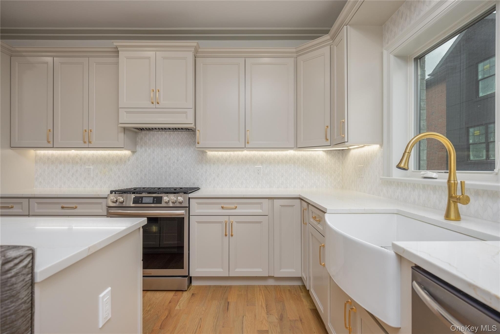 1 Victoria Lane - Photo 9
