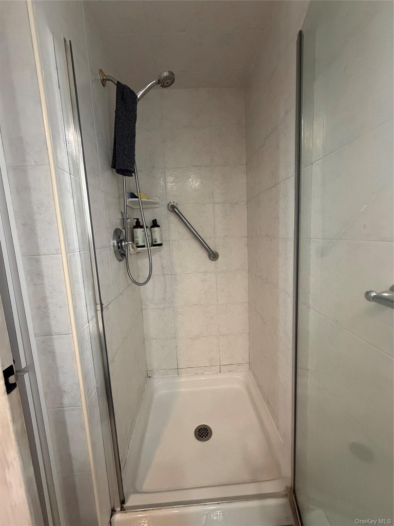 4 Evelyn Road - Photo 9