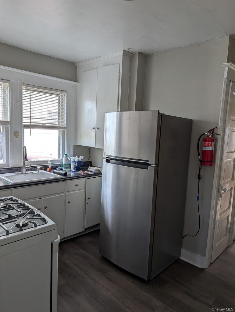 52 Lake Avenue - Photo 2
