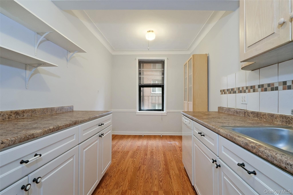 1 Broad Parkway - Photo 9