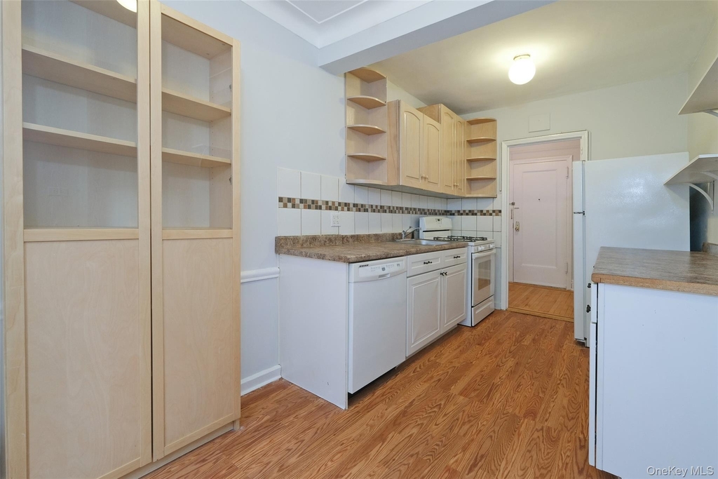 1 Broad Parkway - Photo 13