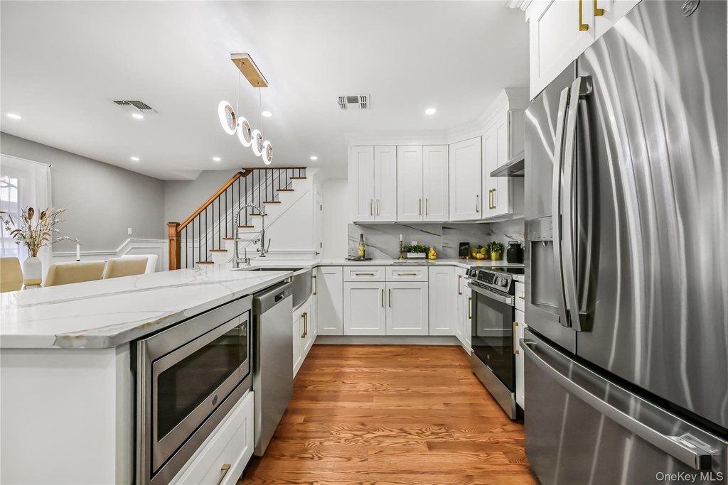214 Oak Neck - Photo 1