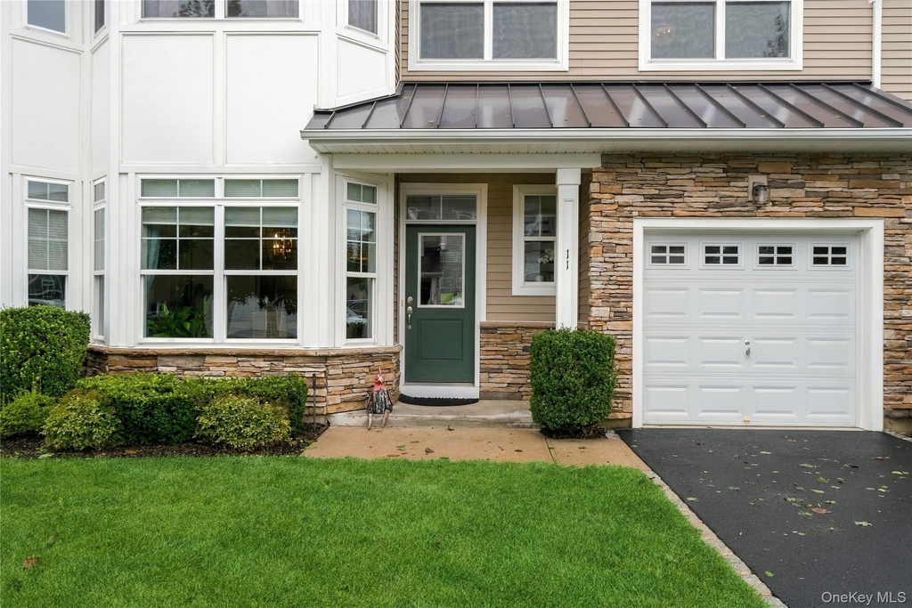 11 Silver Spruce Way - Photo 3