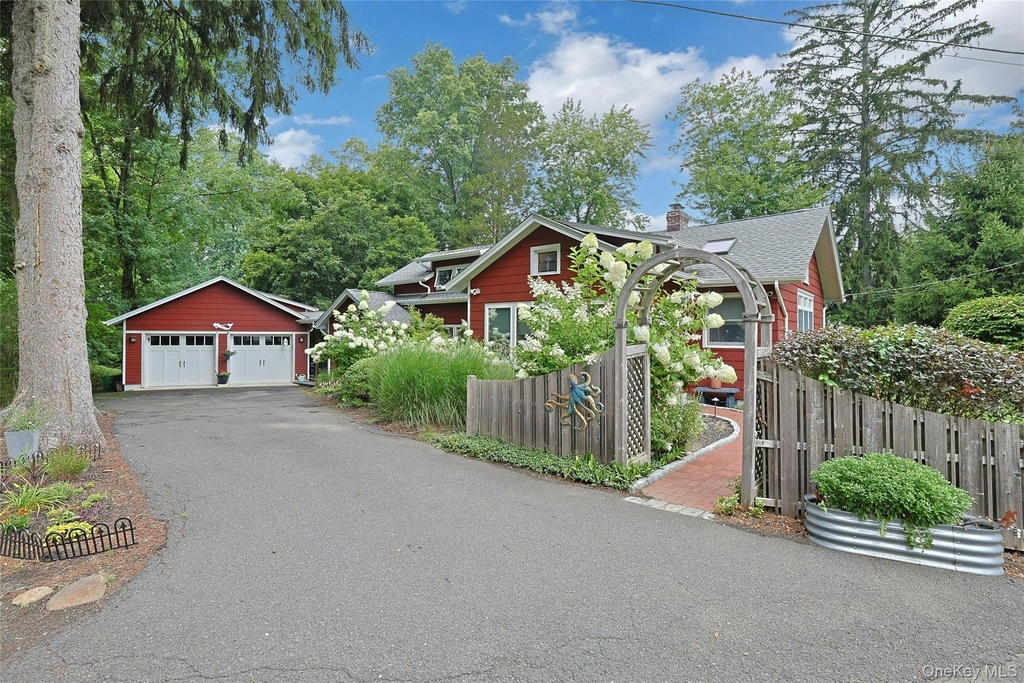 4 Carlann Lane - Photo 3