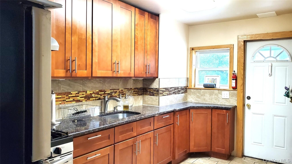 8602 89th Street - Photo 6