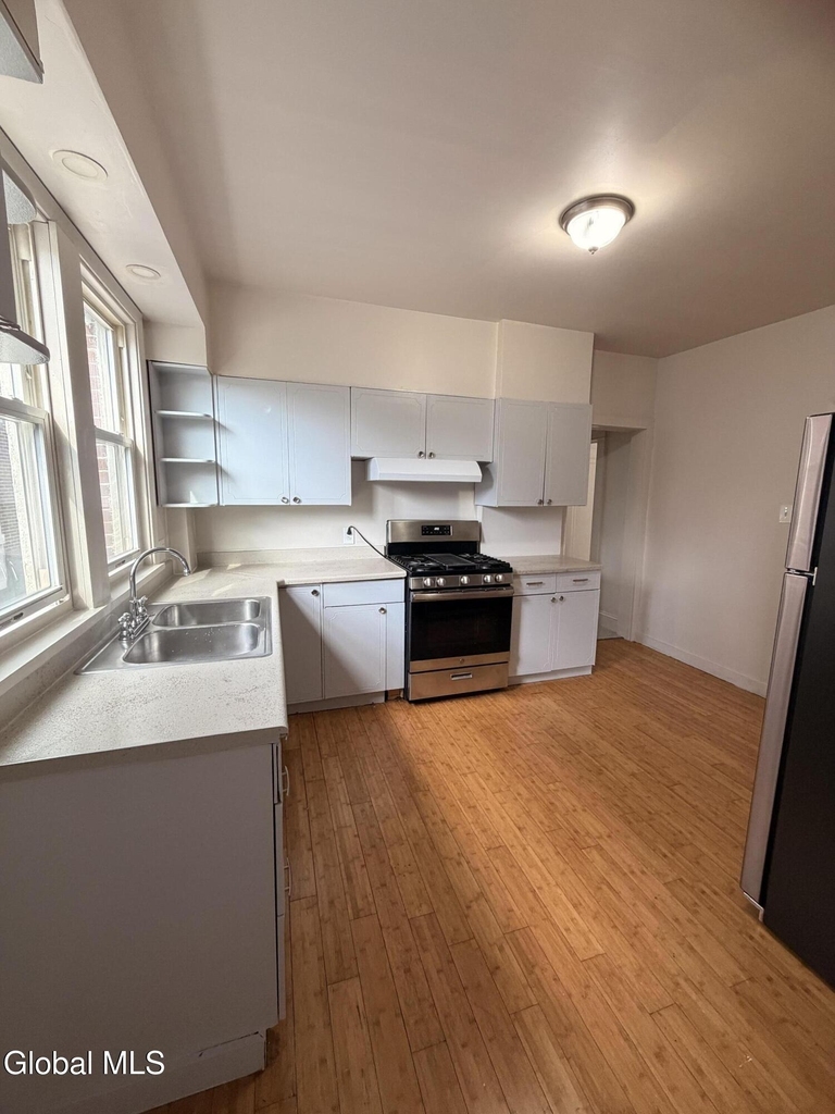 354 New Scotland Avenue - Photo 11