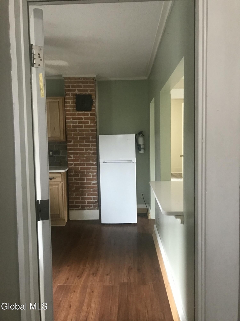 441 Glen Street - Photo 2