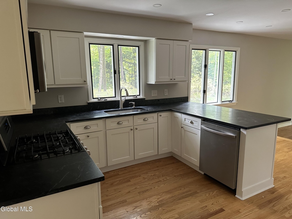 24 Berkshire Drive - Photo 10