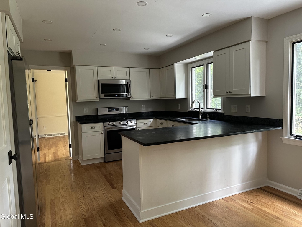 24 Berkshire Drive - Photo 9