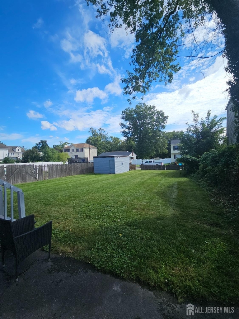 582 Mereline Avenue - Photo 2