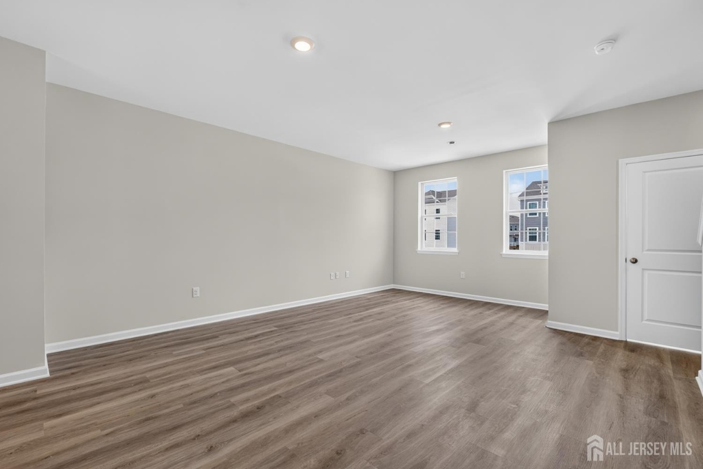 139 Essex Drive - Photo 11