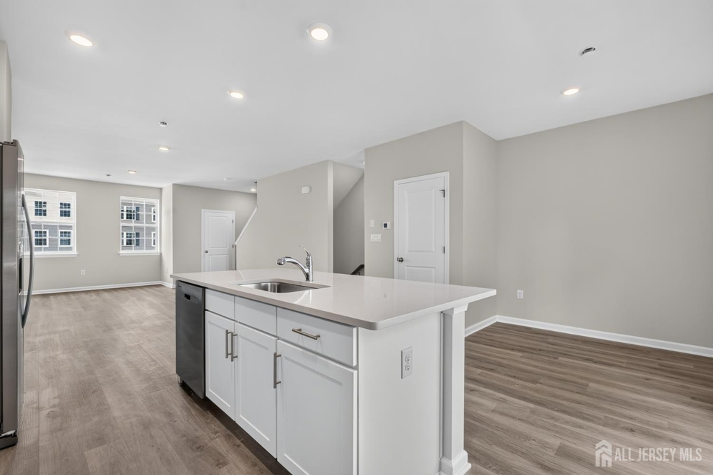 139 Essex Drive - Photo 6