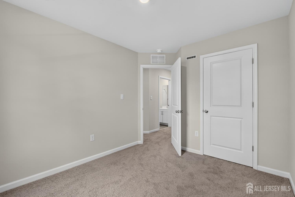 139 Essex Drive - Photo 34