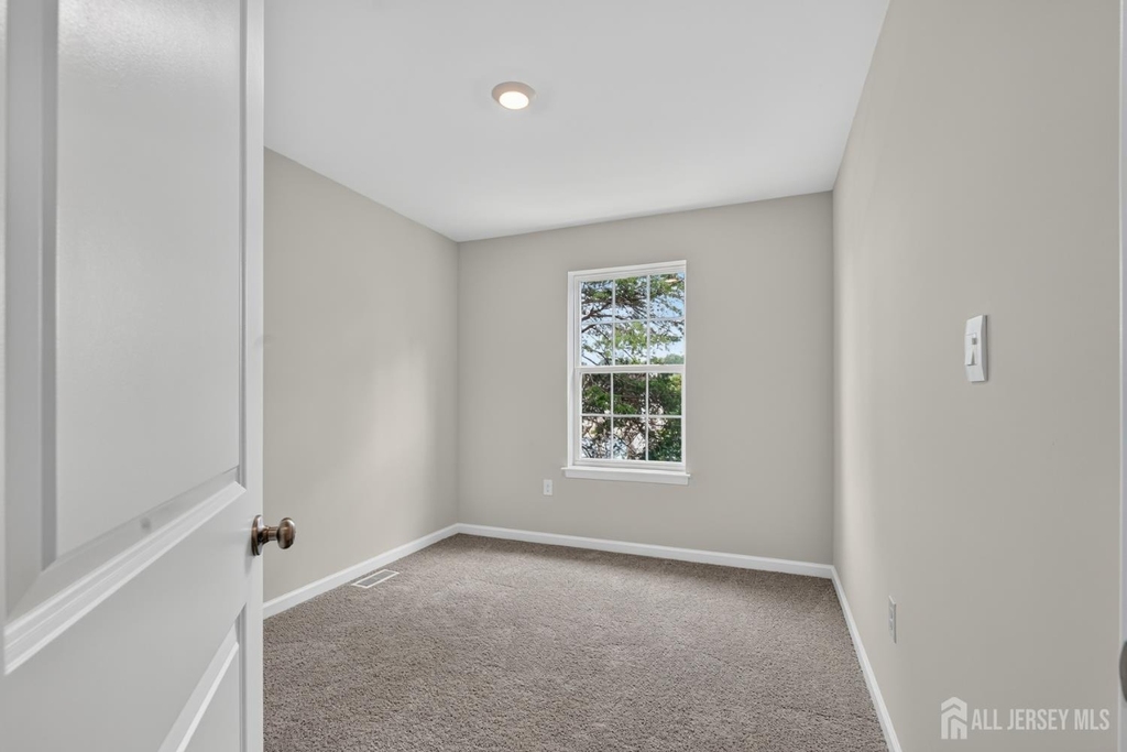 139 Essex Drive - Photo 33
