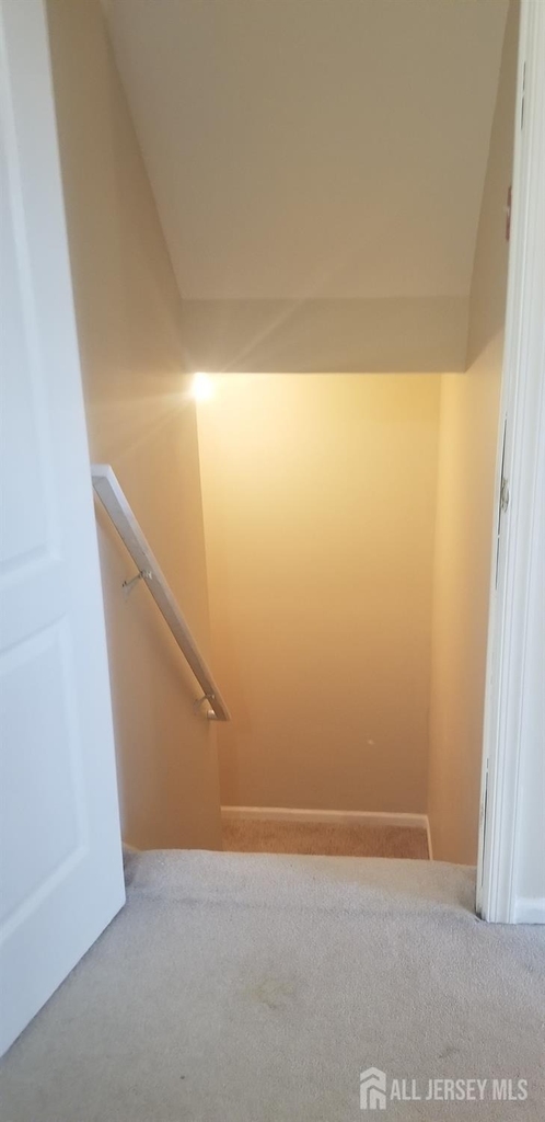 327 Hawthorne Road - Photo 7