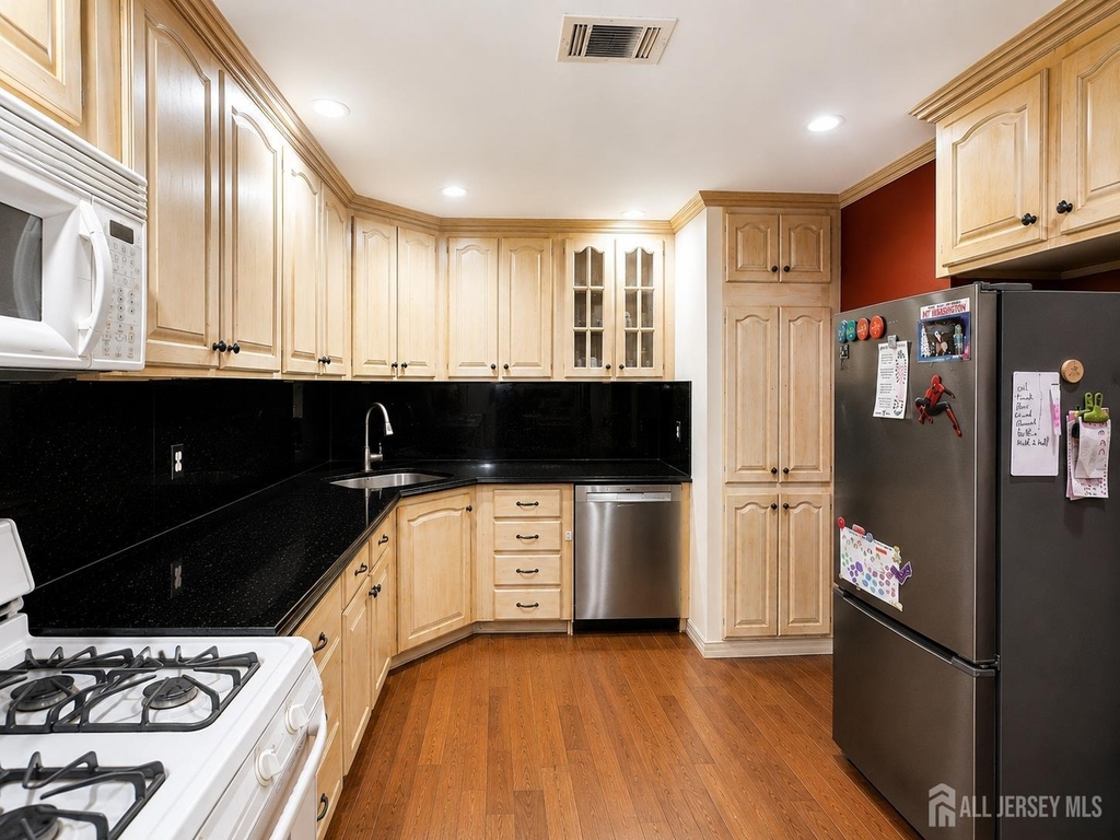 190 College Drive - Photo 9