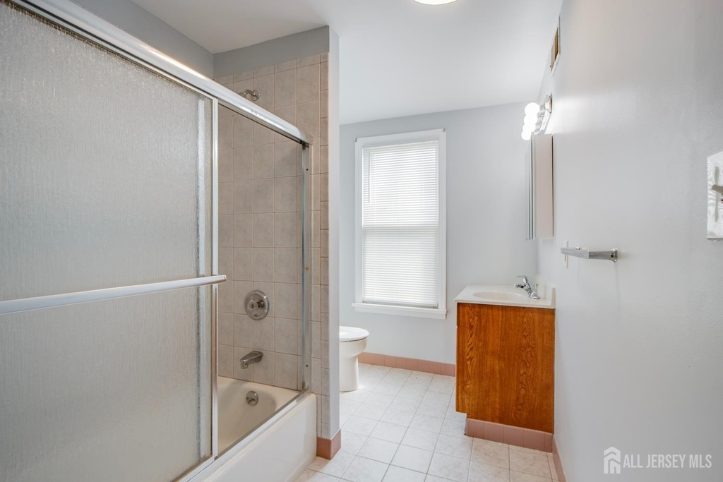 81 Woodbridge Avenue - Photo 14