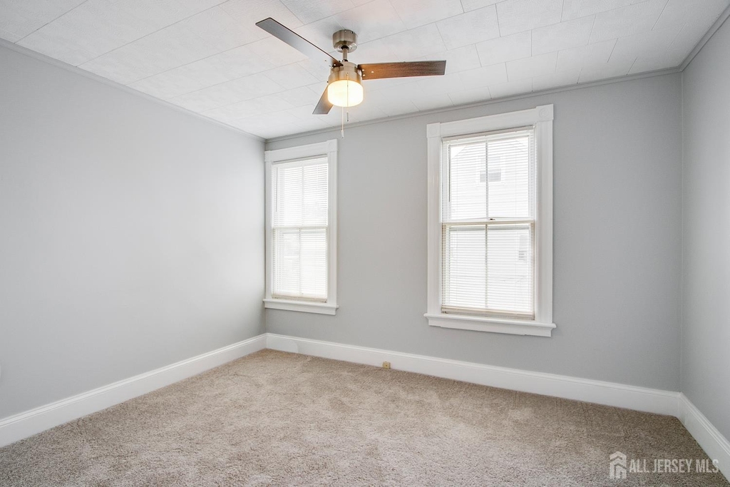 81 Woodbridge Avenue - Photo 12