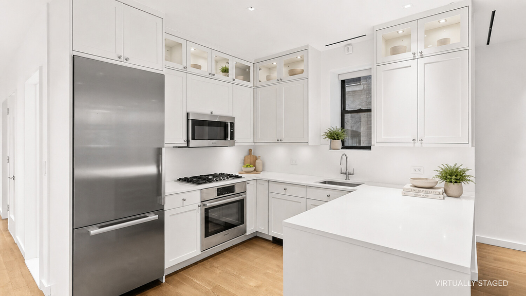 480 Central Park W - Photo 3