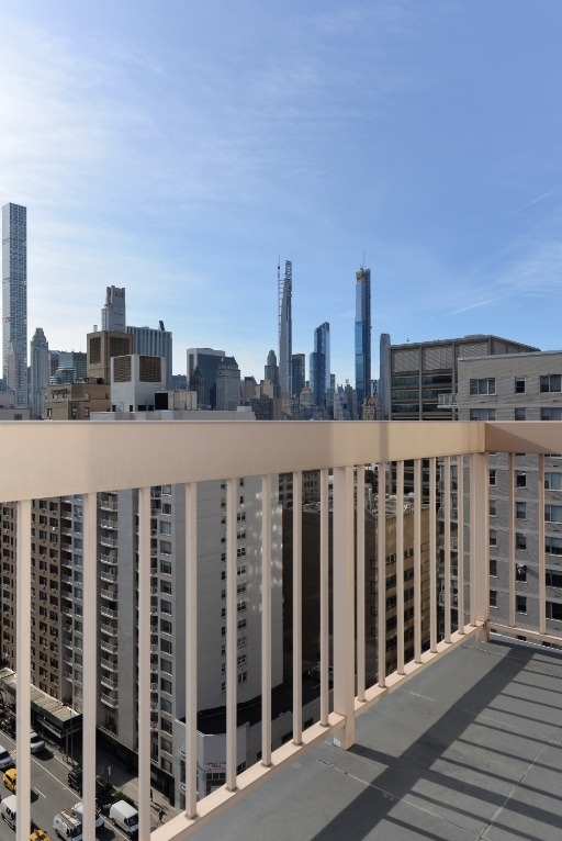 200 E 69th Street - Photo 15