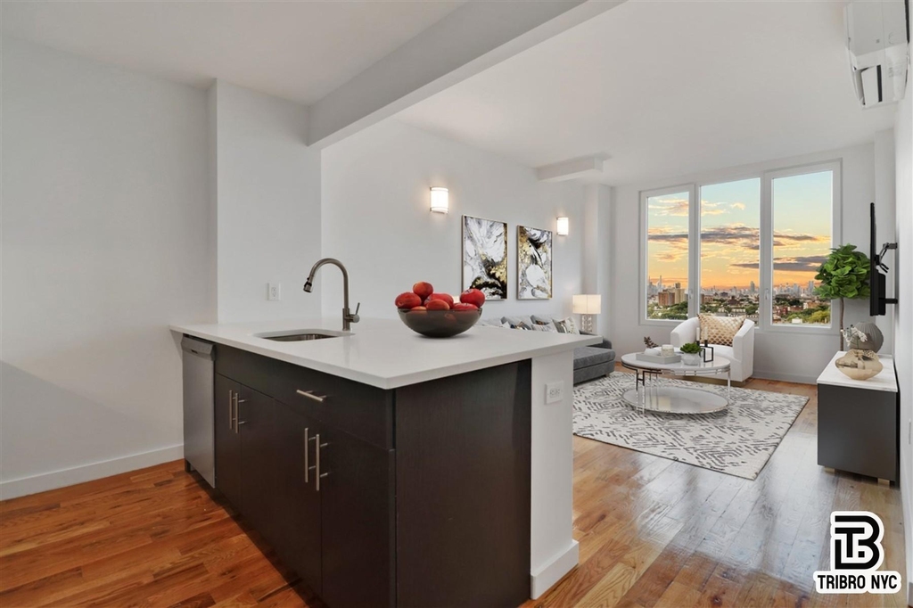 17 Somers Street - Photo 0