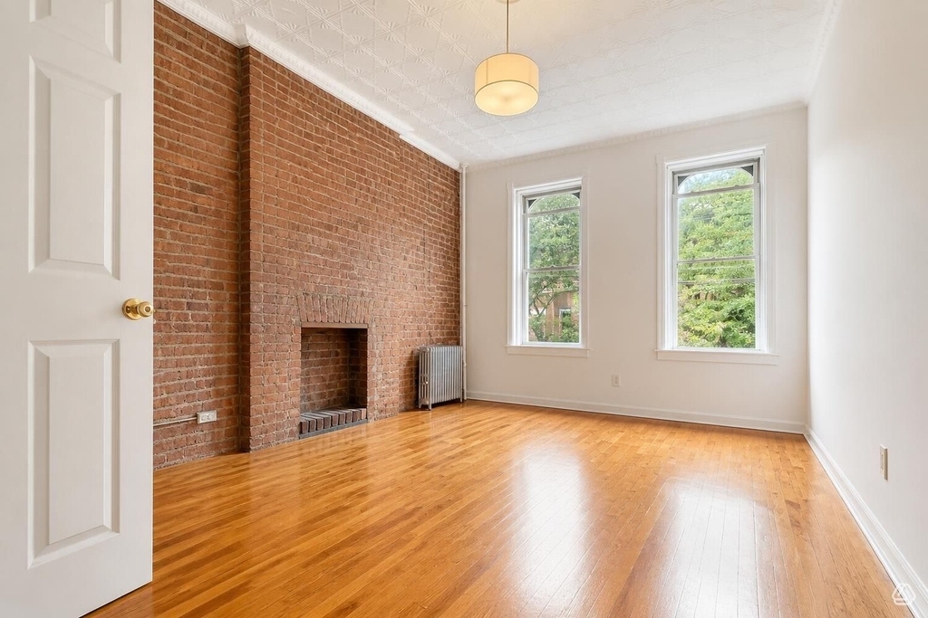 179 Irving Avenue - Photo 0