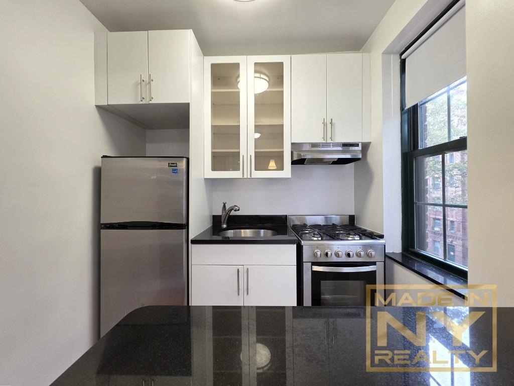 51-01 39th Avenue - Photo 0