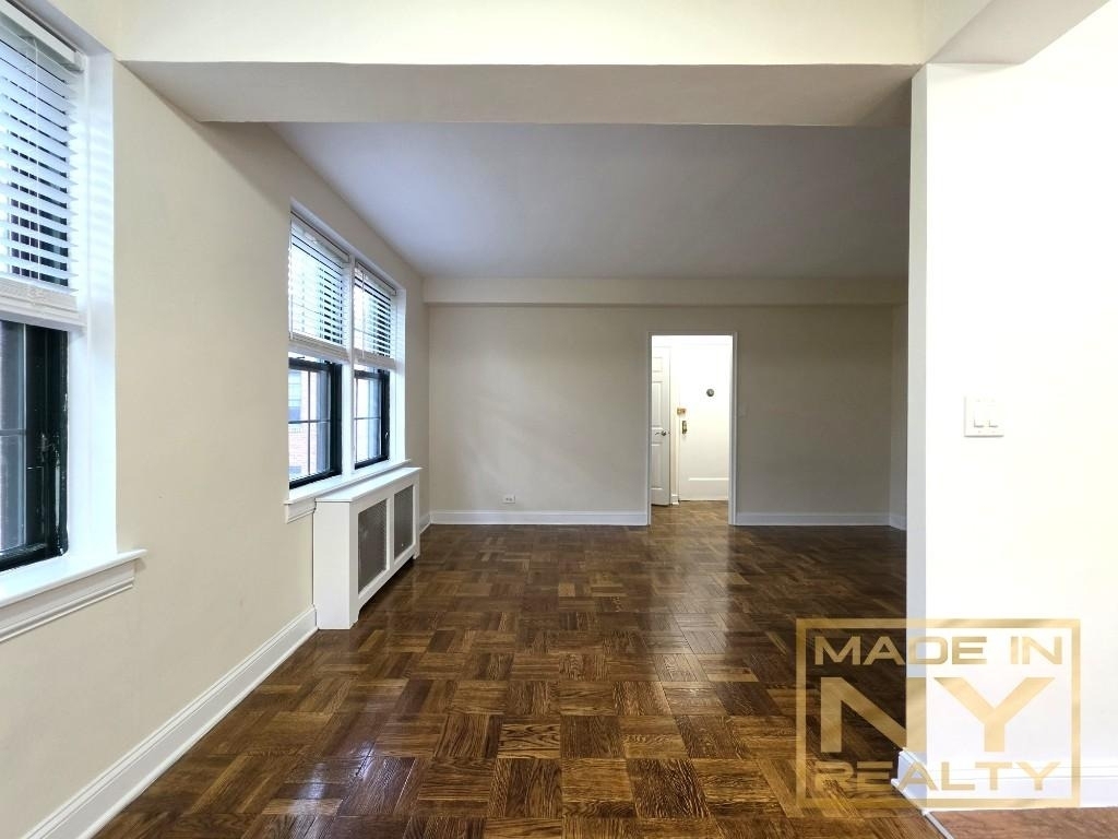 51-01 39th Avenue - Photo 3