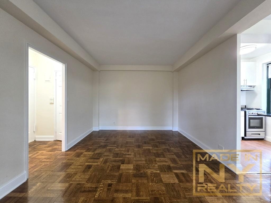 51-01 39th Avenue - Photo 4