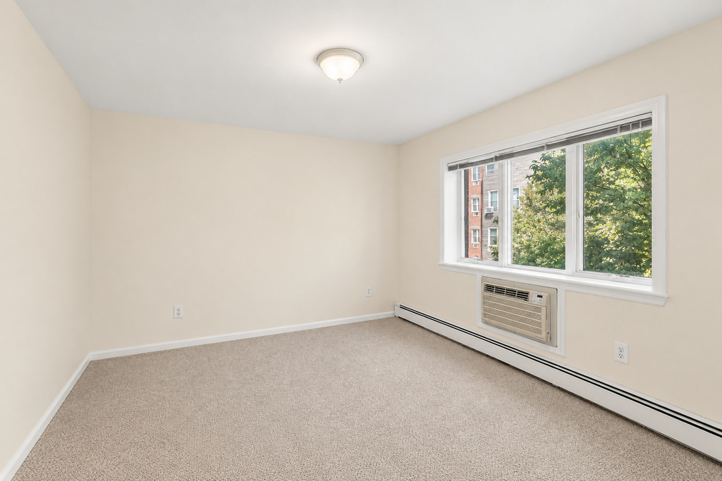 10-54 47th Avenue - Photo 4
