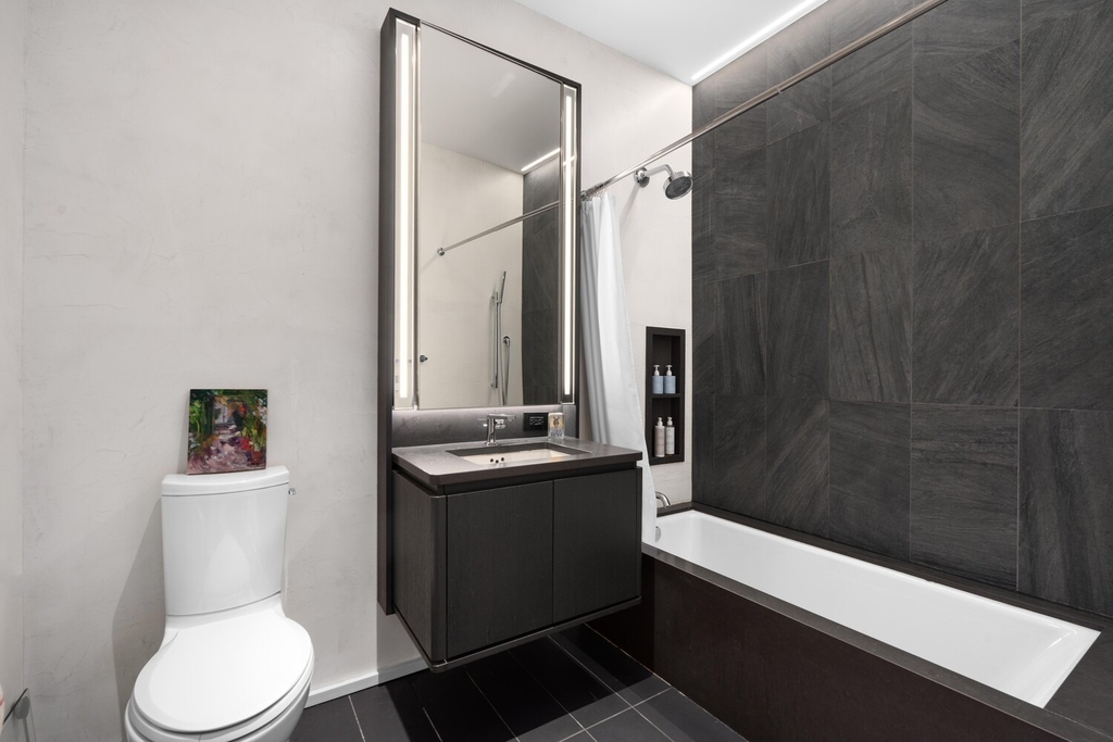 77 Charlton Street - Photo 3