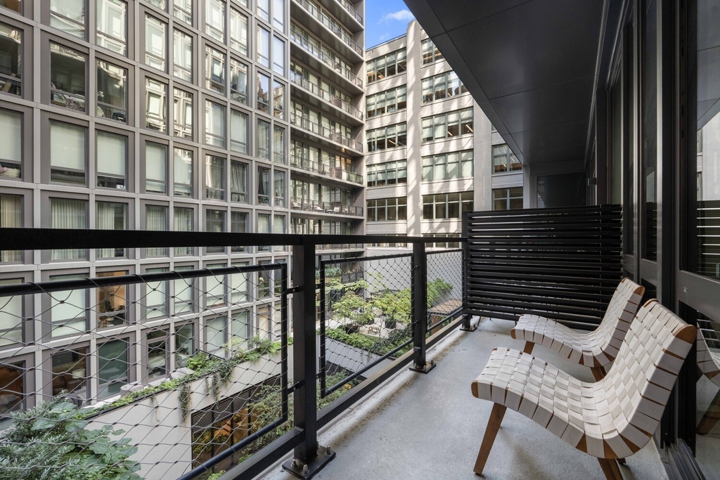 77 Charlton Street - Photo 4