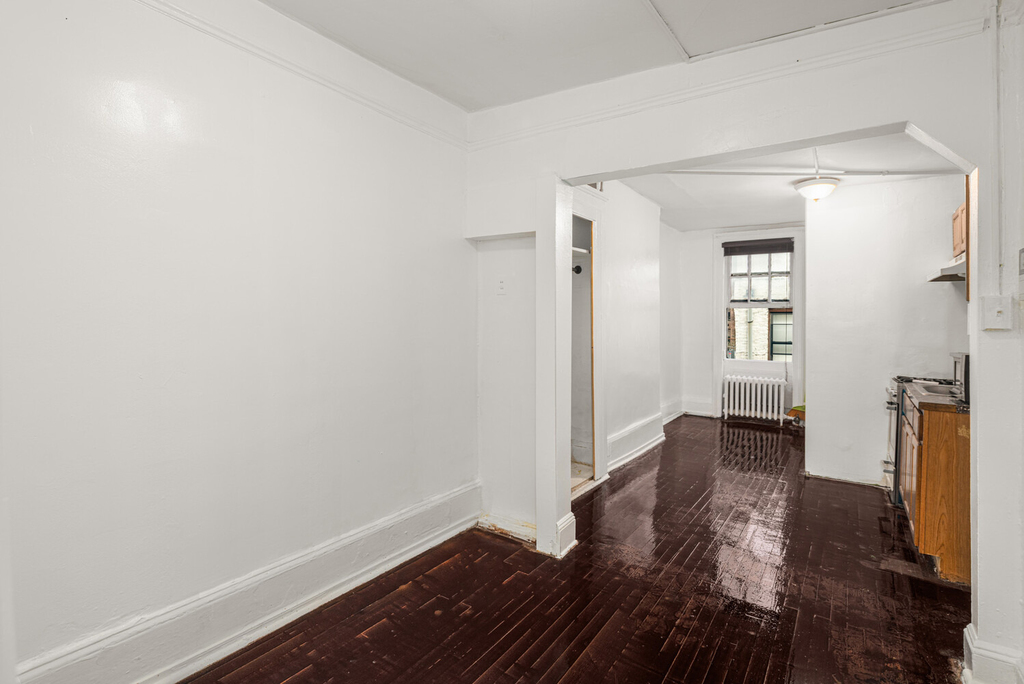 488 9th Avenue - Photo 0