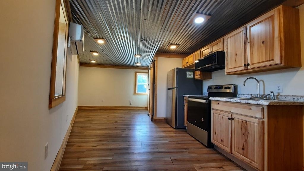514 E Main Street - Photo 1